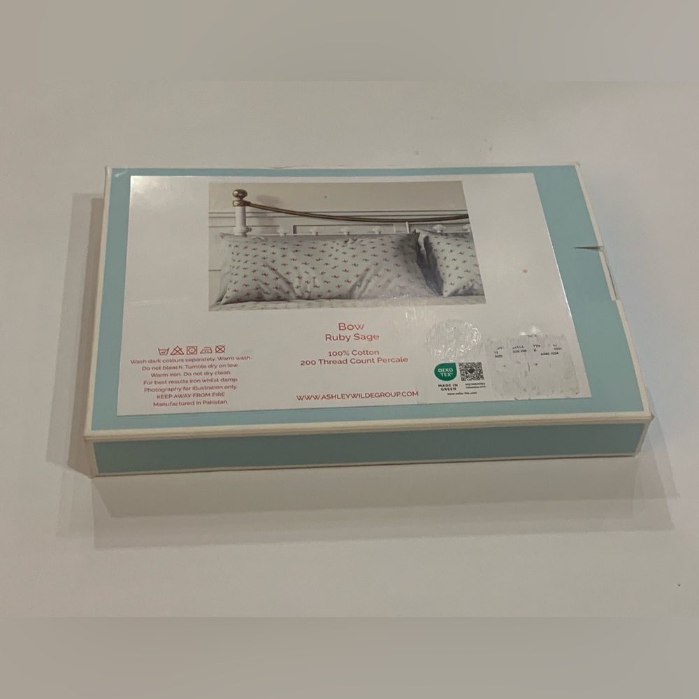 Cath Kidston London Bow Pillowcase Set - Ruby Sage, Percale cotton, 21"x28", NIB - Picture 6 of 10